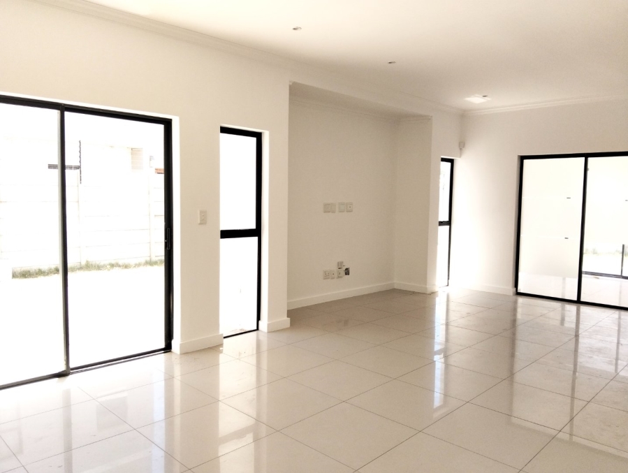 4 Bedroom Property for Sale in Parklands North Western Cape